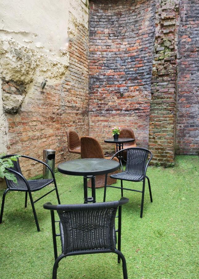 Puffa Hostel Lux Варшава Экстерьер фото