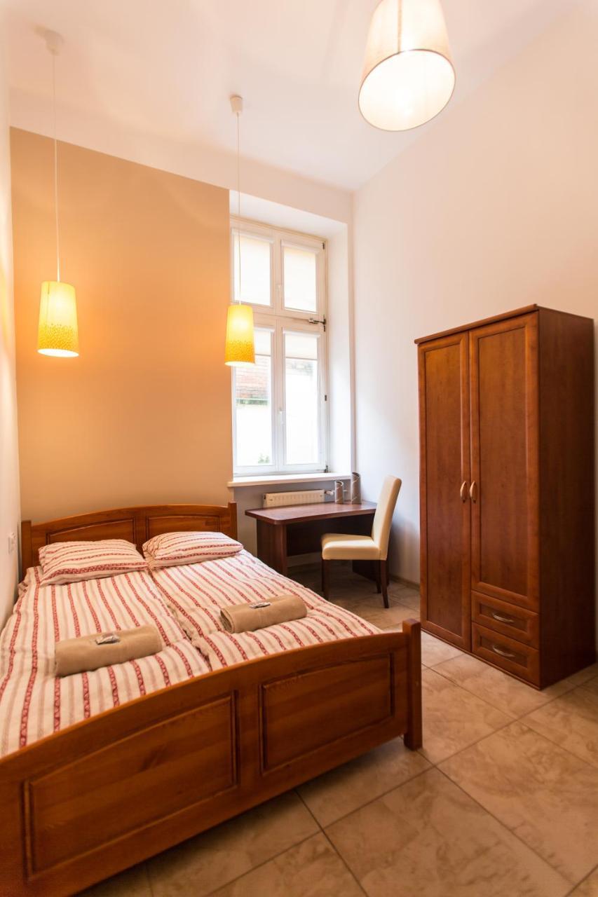 Puffa Hostel Lux Варшава Экстерьер фото