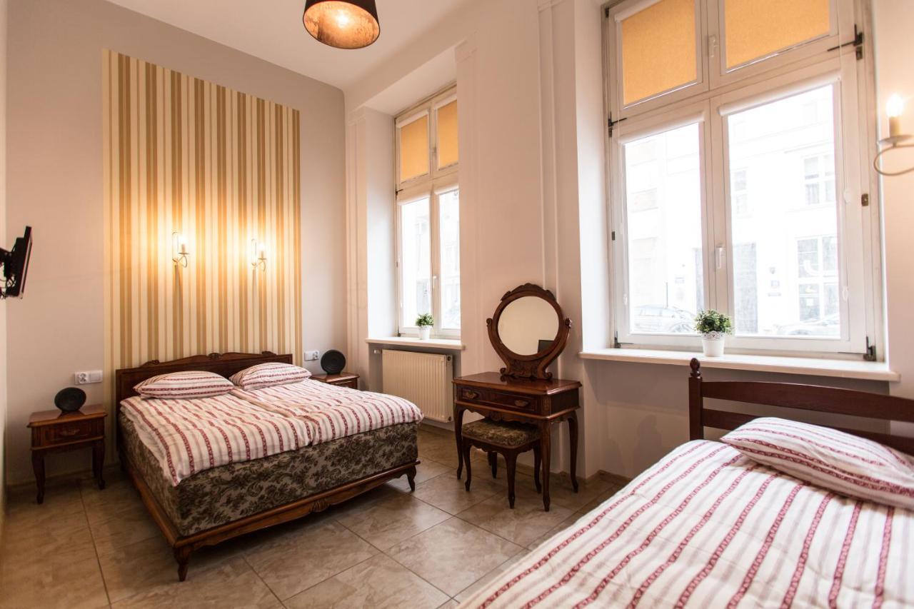 Puffa Hostel Lux Варшава Экстерьер фото