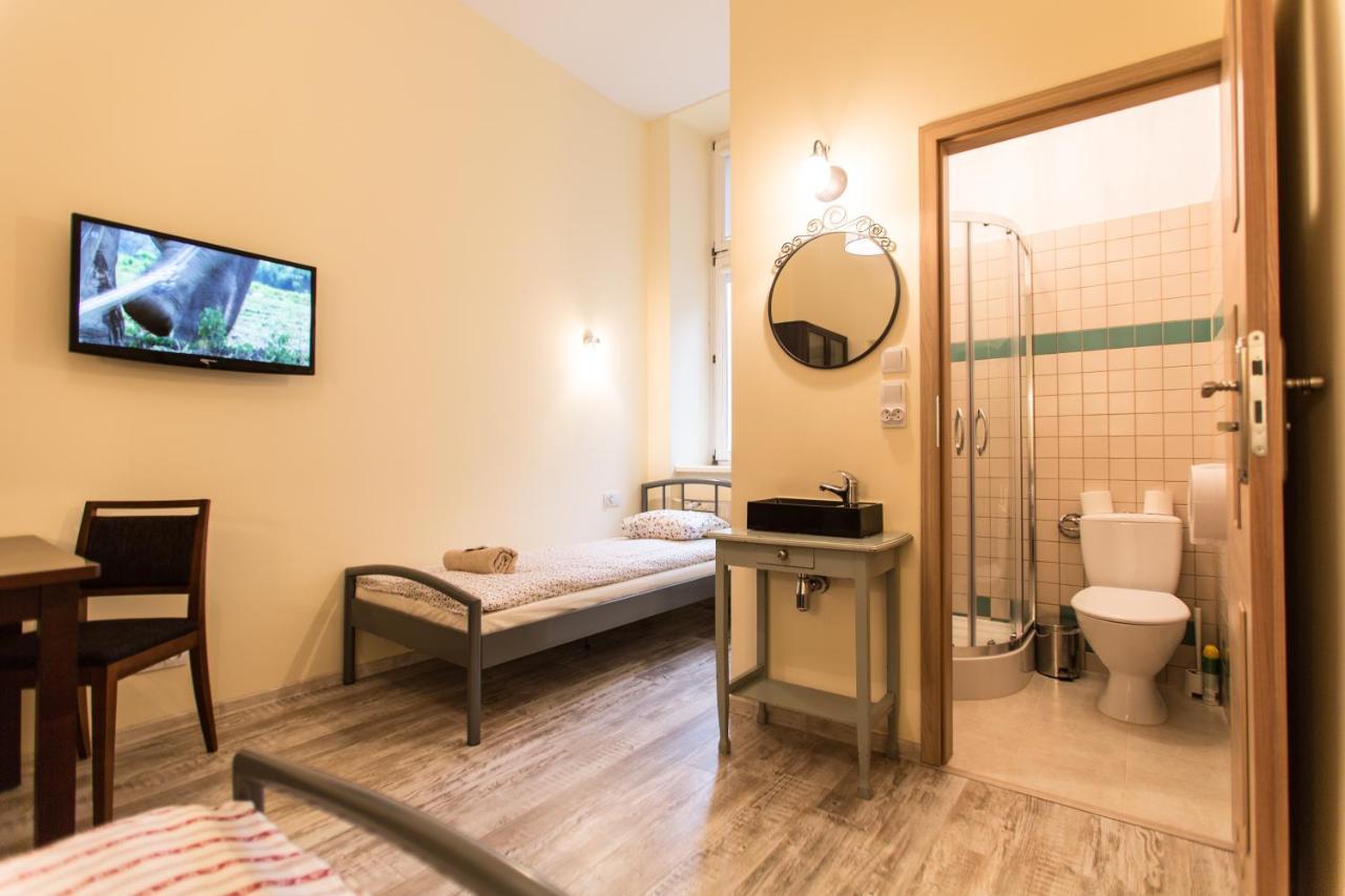 Puffa Hostel Lux Варшава Экстерьер фото