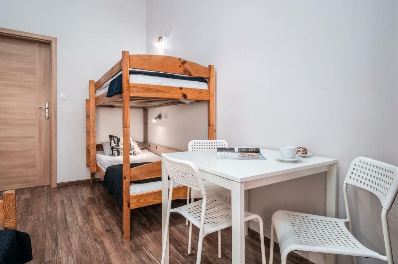 Puffa Hostel Lux Варшава Экстерьер фото
