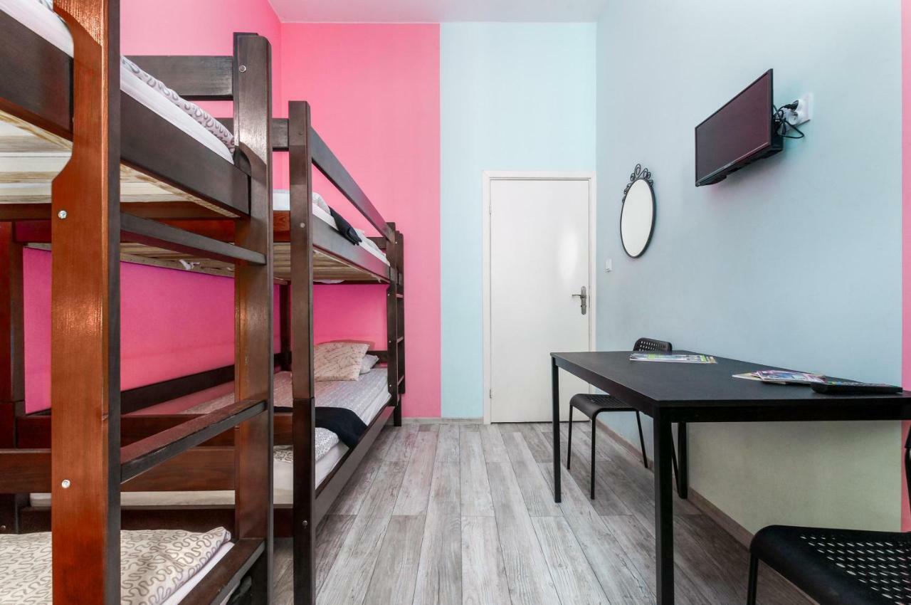 Puffa Hostel Lux Варшава Экстерьер фото